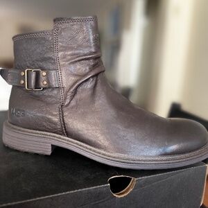 UGG Morrison Pull-On Boot (Men 8.5) - Brown